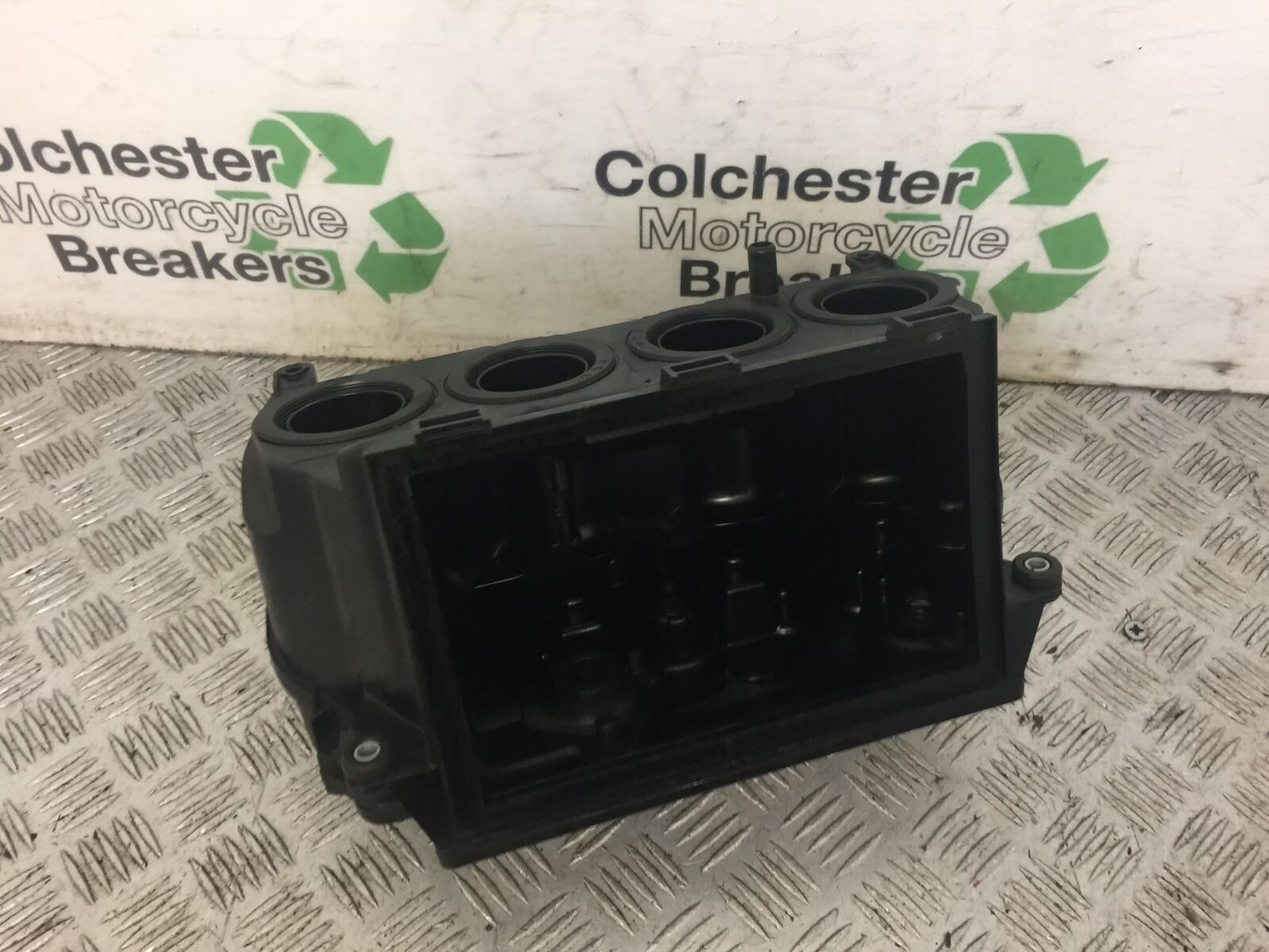 BMW S1000 R AIR BOX   YEAR 2018  (STOCK 645)