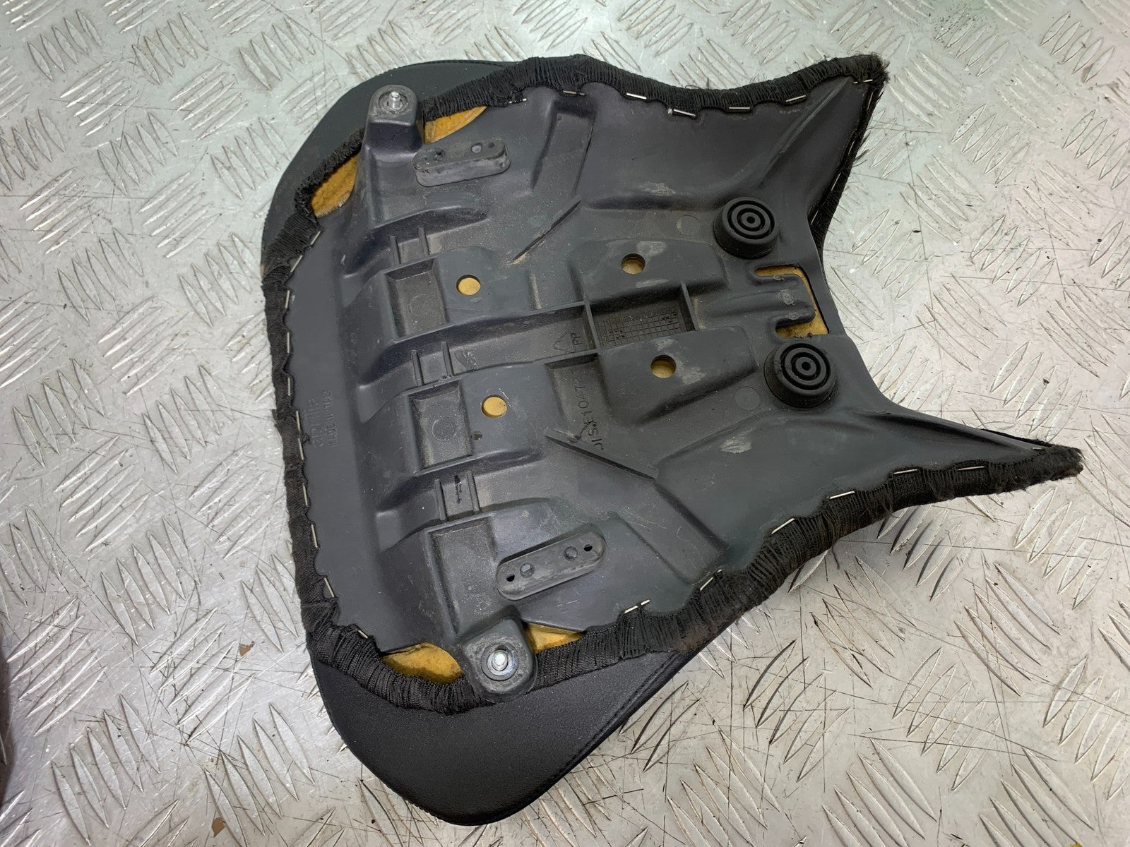 APRILIA RSV1000 RSV 1000 MILLE FRONT SEAT  1998- 2003 (CMB1184)