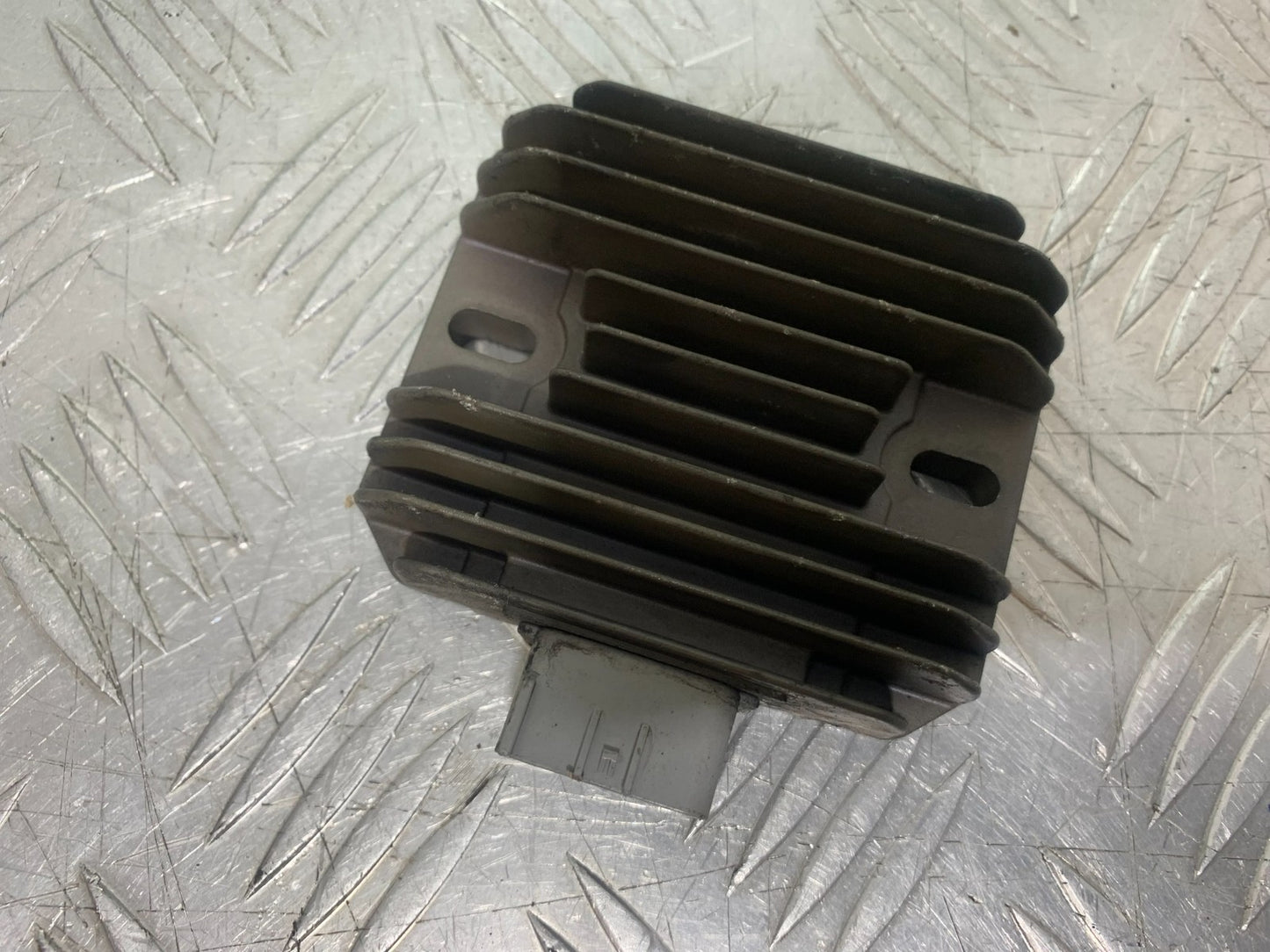 SUZUKI AN 200 UH 200 REGULATOR  YEAR 2007-2009 (CMB1256)