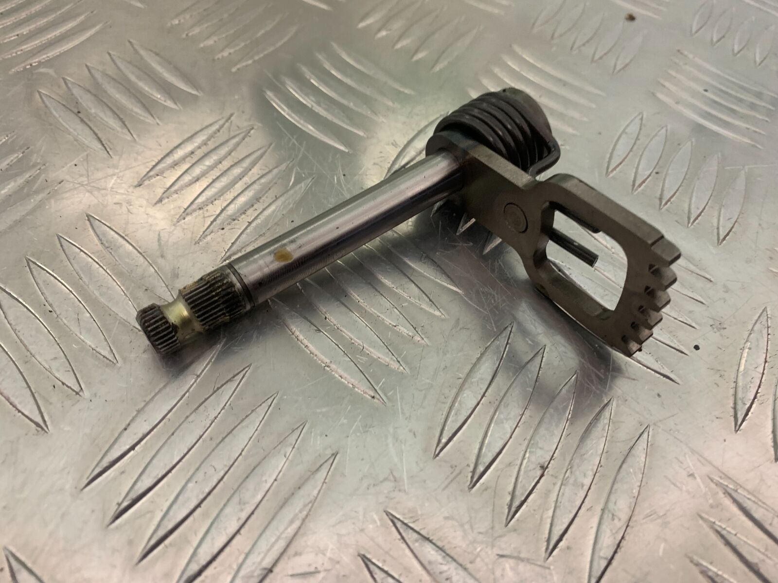 TRIUMPH 885 TIGER GEAR SHAFT  YEAR 2000