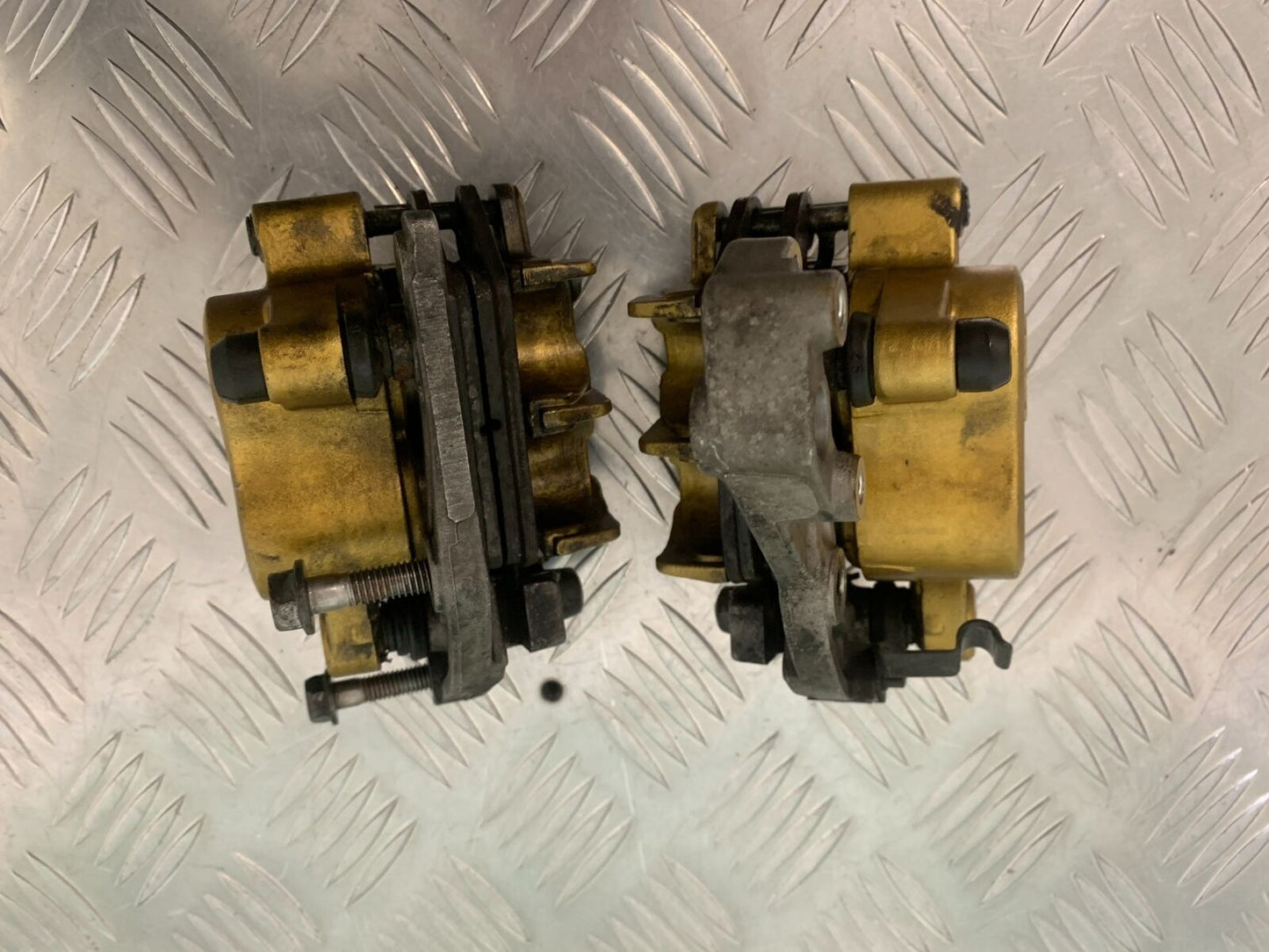 HONDA CBF600 CBF 600 SA-5 FRONT BRAKE CALIPERS  YEAR 2004 -07  (STOCK 965)