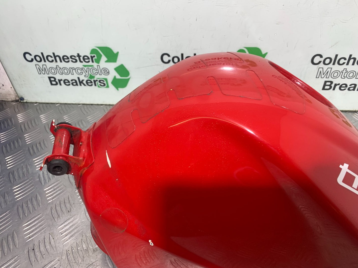 TRIUMPH 675 STREET TRIPLE R PETROL TANK  YEAR 2013 - 2016 (CMB1221)
