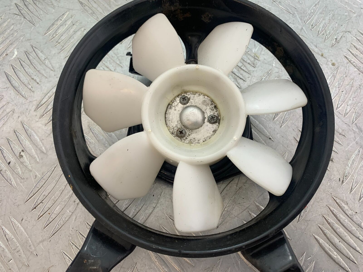 TRIUMPH 955i SPRINT ST RADIATOR FAN   YEAR 1999-2004 (CMB1124)