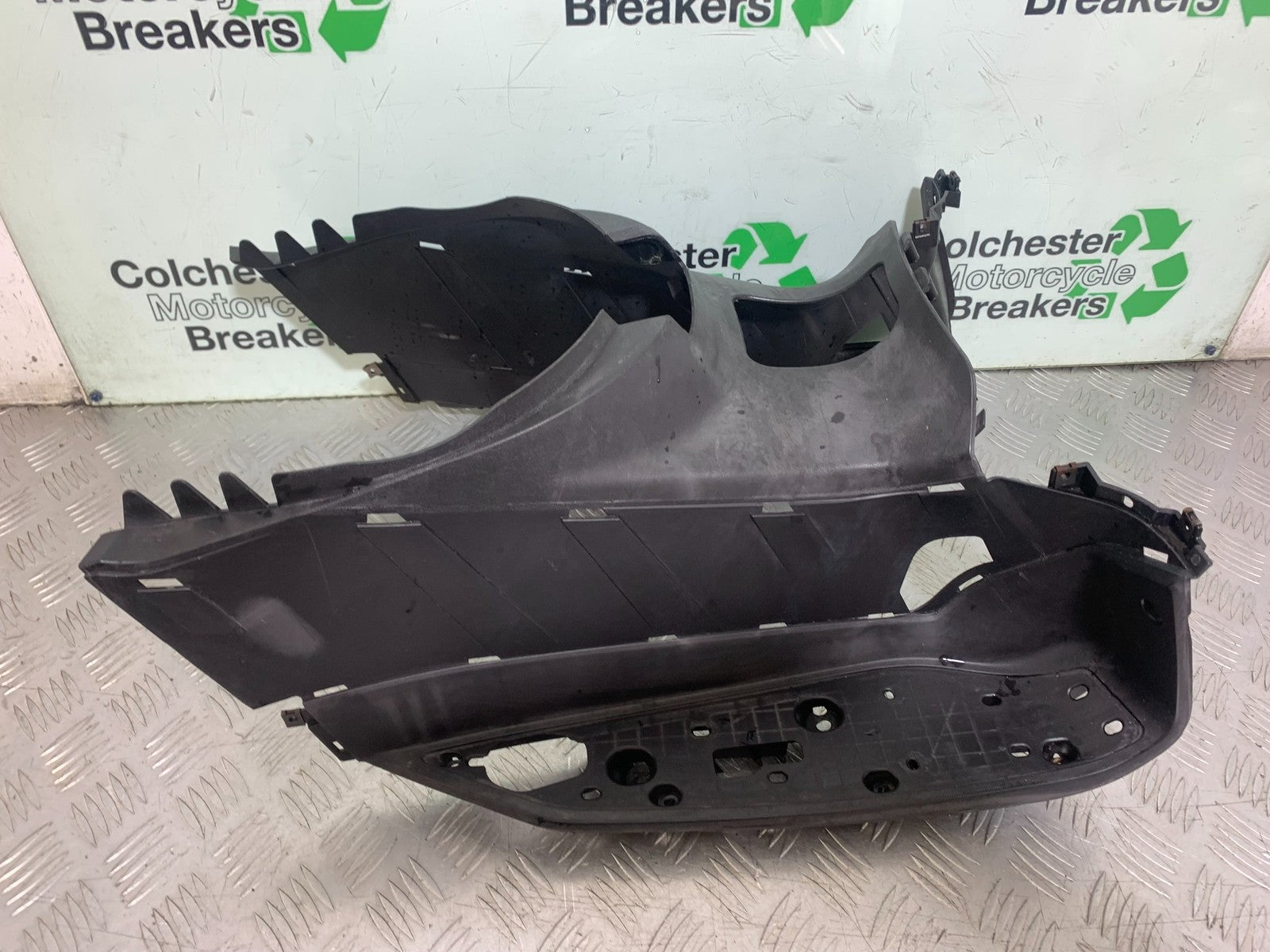 YAMAHA XMAX 250 XMAX 250  FOOTBOARD YEAR 2006-09 (CMB1201)