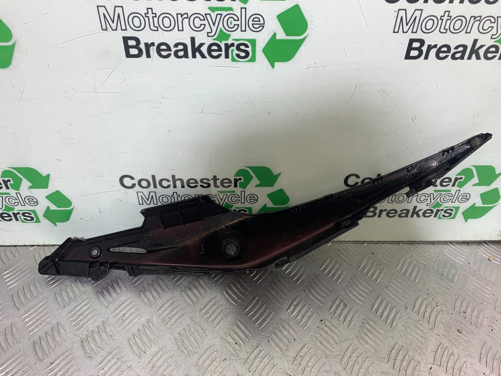 HONDA CB500 F CB500F RIGHT SEAT PANEL YEAR 2013-2015  (CMB1235)