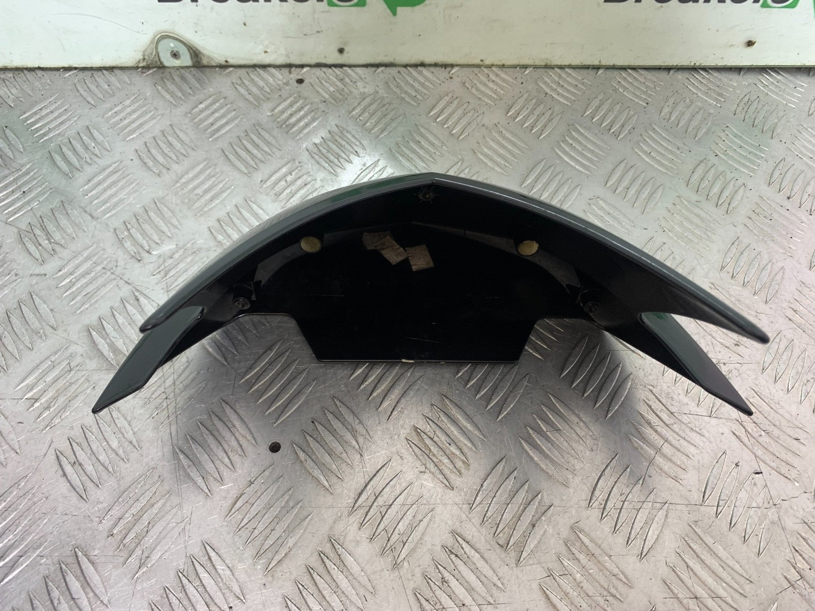 TRIUMPH SPEED TRIPLE R 1050 TOP FAIRING HEADLIGHT COWL    2009 (CMB1183)