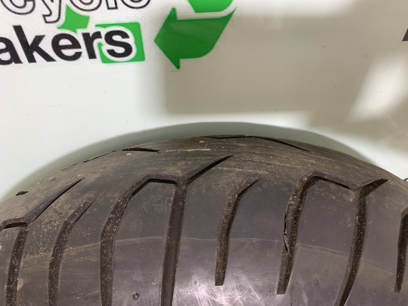 KAWASAKI ZX9R ZX9 R REAR WHEEL YEAR 1998-1999 (CMB1329)