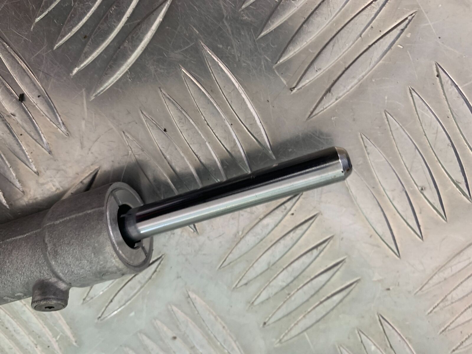 SUZUKI SV1000 SV 1000 K4 STEERING DAMPER   YEAR 2004 (STOCK 990)