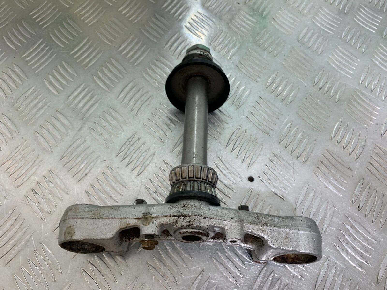 SUZUKI SV650 SV 650 BOTTOM YOKE  YEAR 2003-2006 (CMB1024)