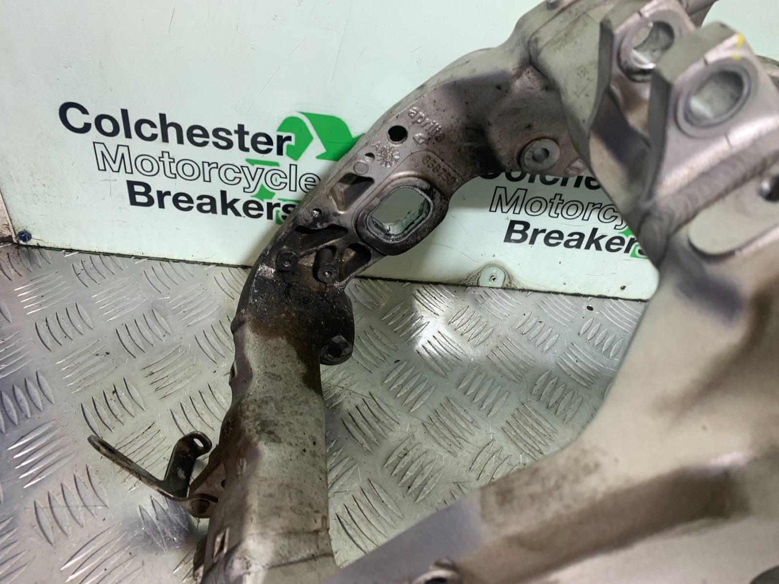APRILIA RSV4 FACTORY FRAME REG LOG BOOK  YEAR 2009-2012 (CMB1224)