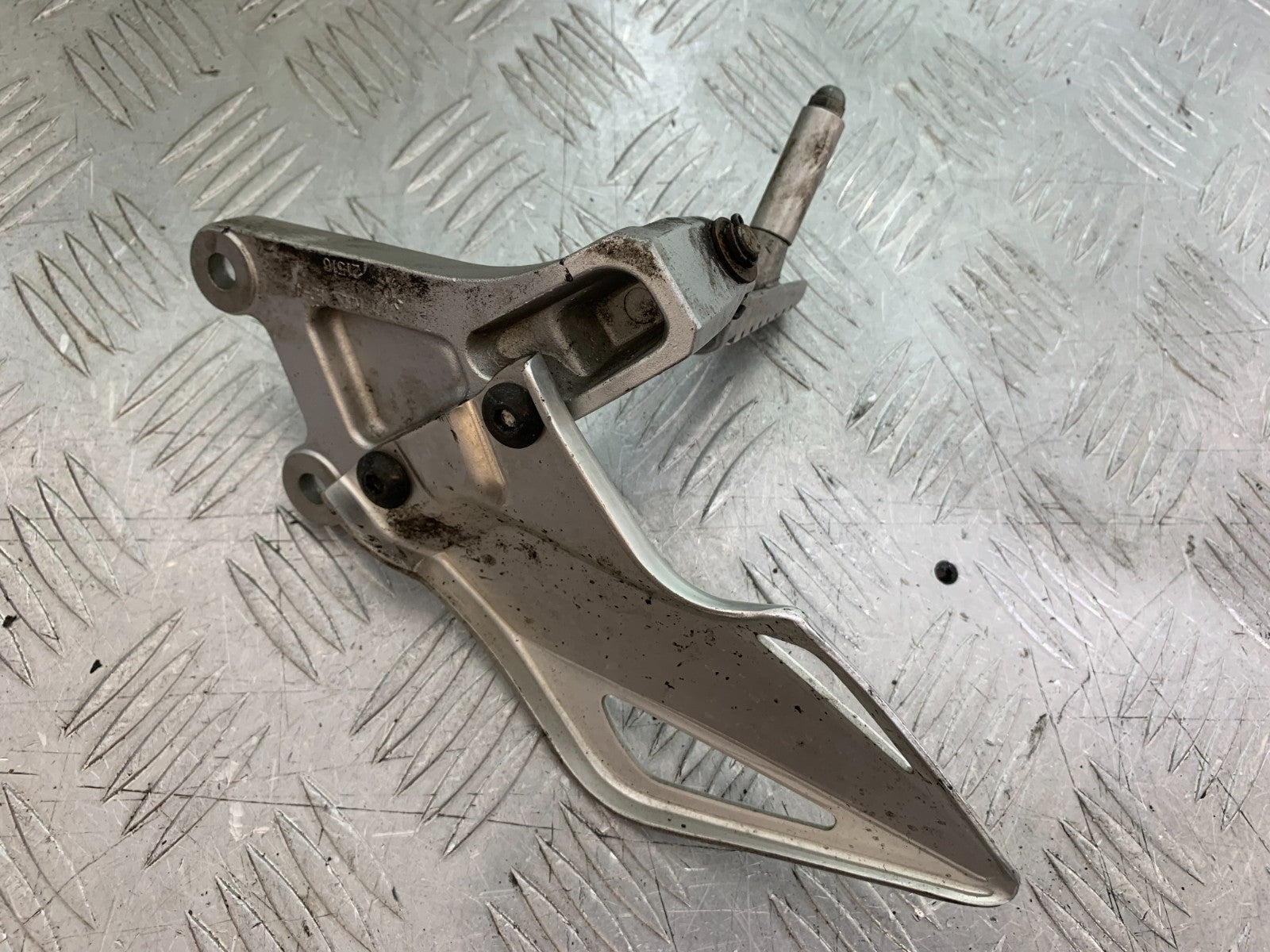HONDA CBR1000 RR FRONT LEFT HANGER  YEAR 2008-2011 (CMB1330)