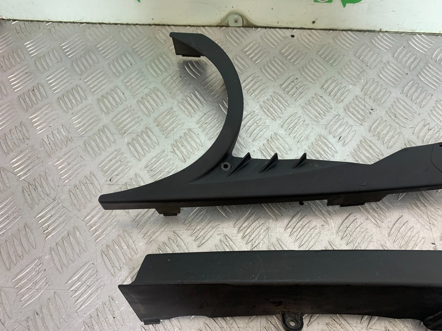 BMW F800 GT CHAIN GUARD YEAR 2013-2017 (CMB1248)