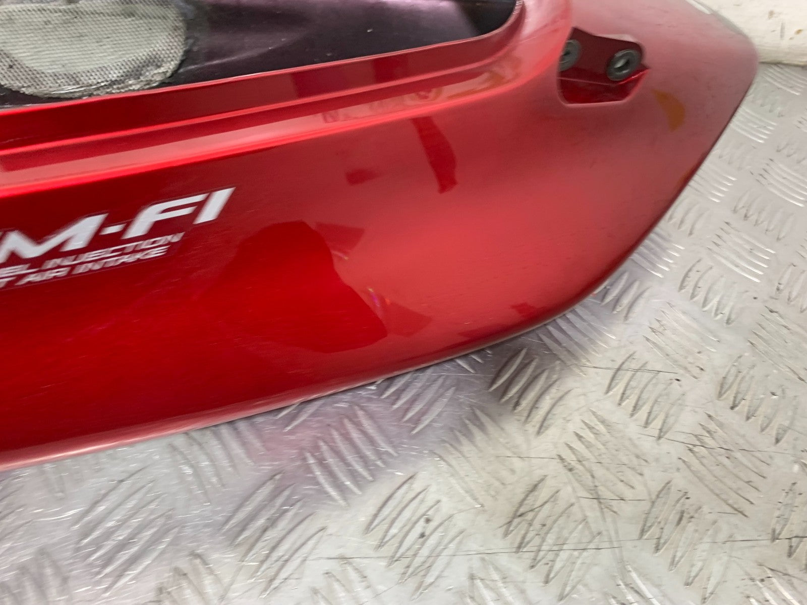 HONDA CBR1100 BLACKBIRD TAIL PIECE  YEAR 1999-2005 (CMB1232)