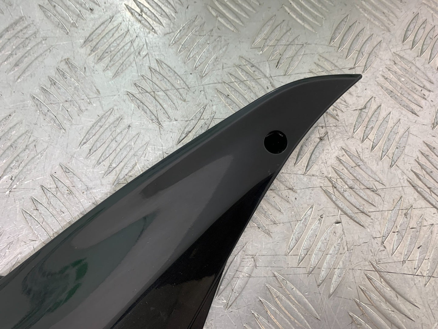 KAWASAKI ZX10R ZX10 R RIGHT SEAT PANEL    2008-2010 (CMB1301)