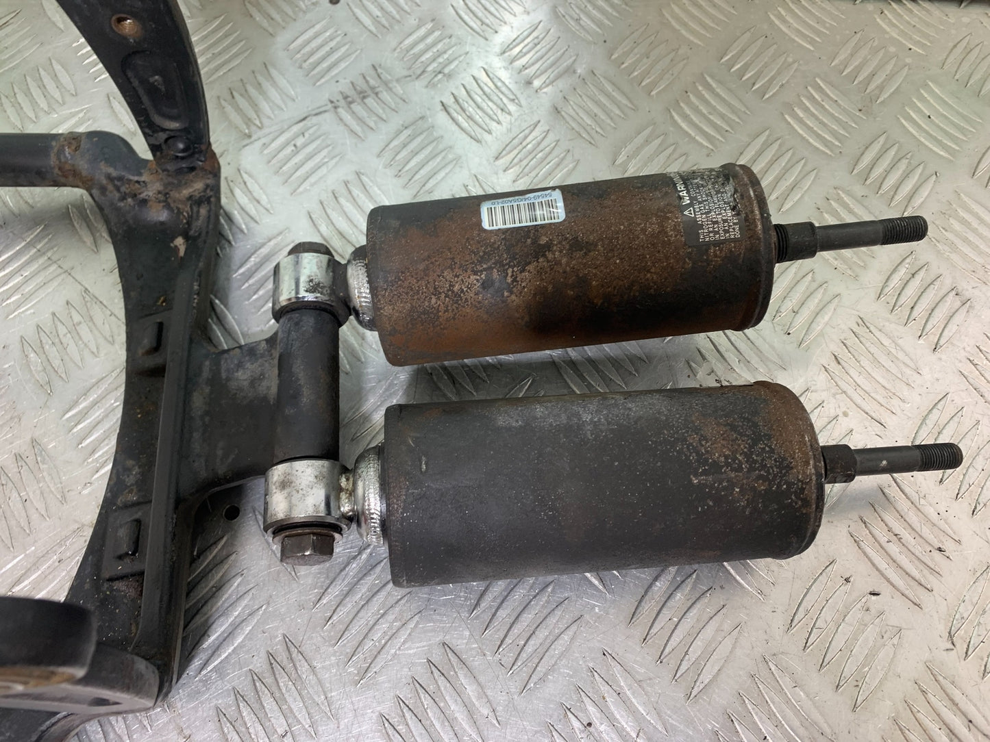 HARLEY DAVIDSON FXS BLACKLINE 1585 SWINGARM AND SHOCKS   YEAR 2012 (CMB1147)
