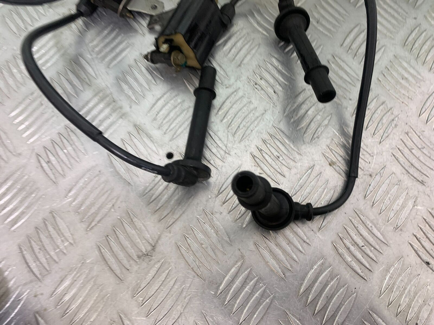 HONDA CBR1100 BLACKBIRD COILS  YEAR 1999-2005  (CMB1103)