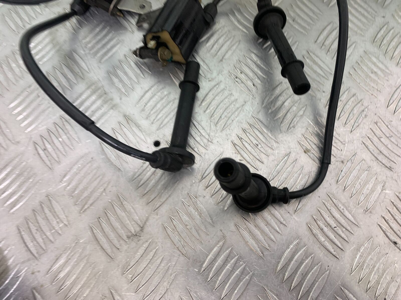 HONDA CBR1100 BLACKBIRD COILS  YEAR 1999-2005  (CMB1103)