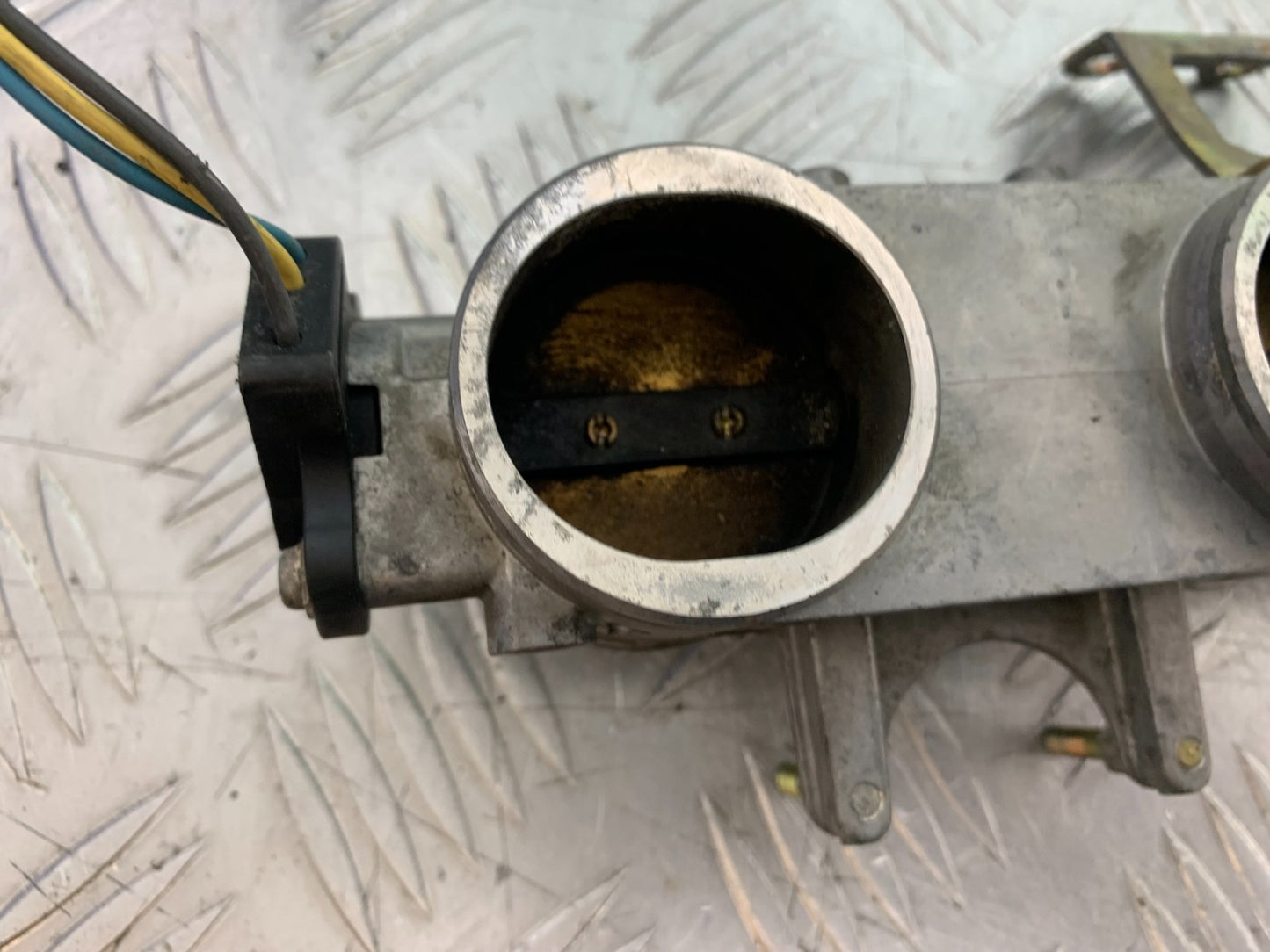 TRIUMPH 955i DAYTONA THROTTLE BODIES  YEAR 2002-2006 (CMB1229)