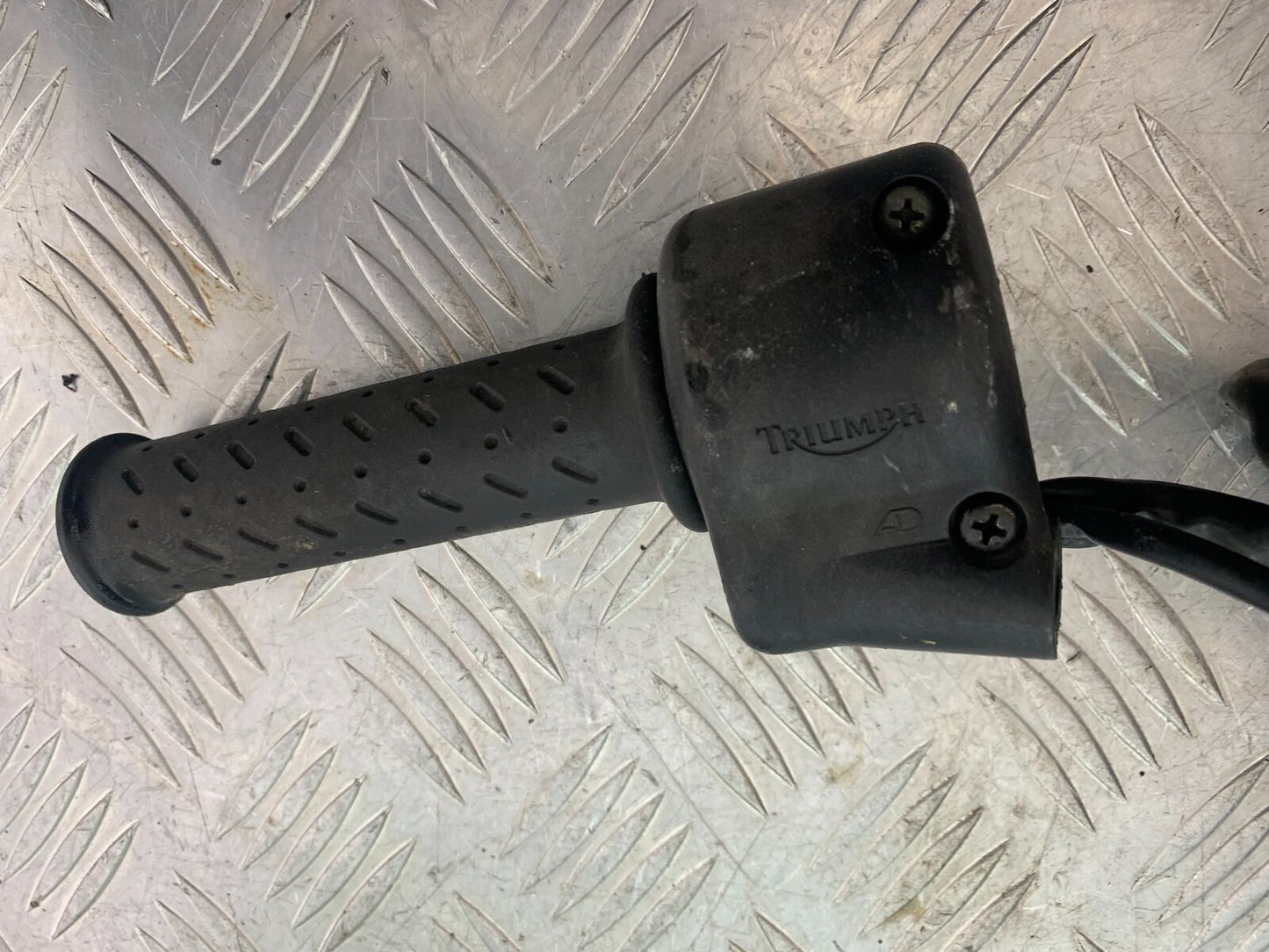 TRIUMPH 955i SPRINT ST RIGHT SWITCH GEAR  YEAR 1999-2004 (CMB1124)
