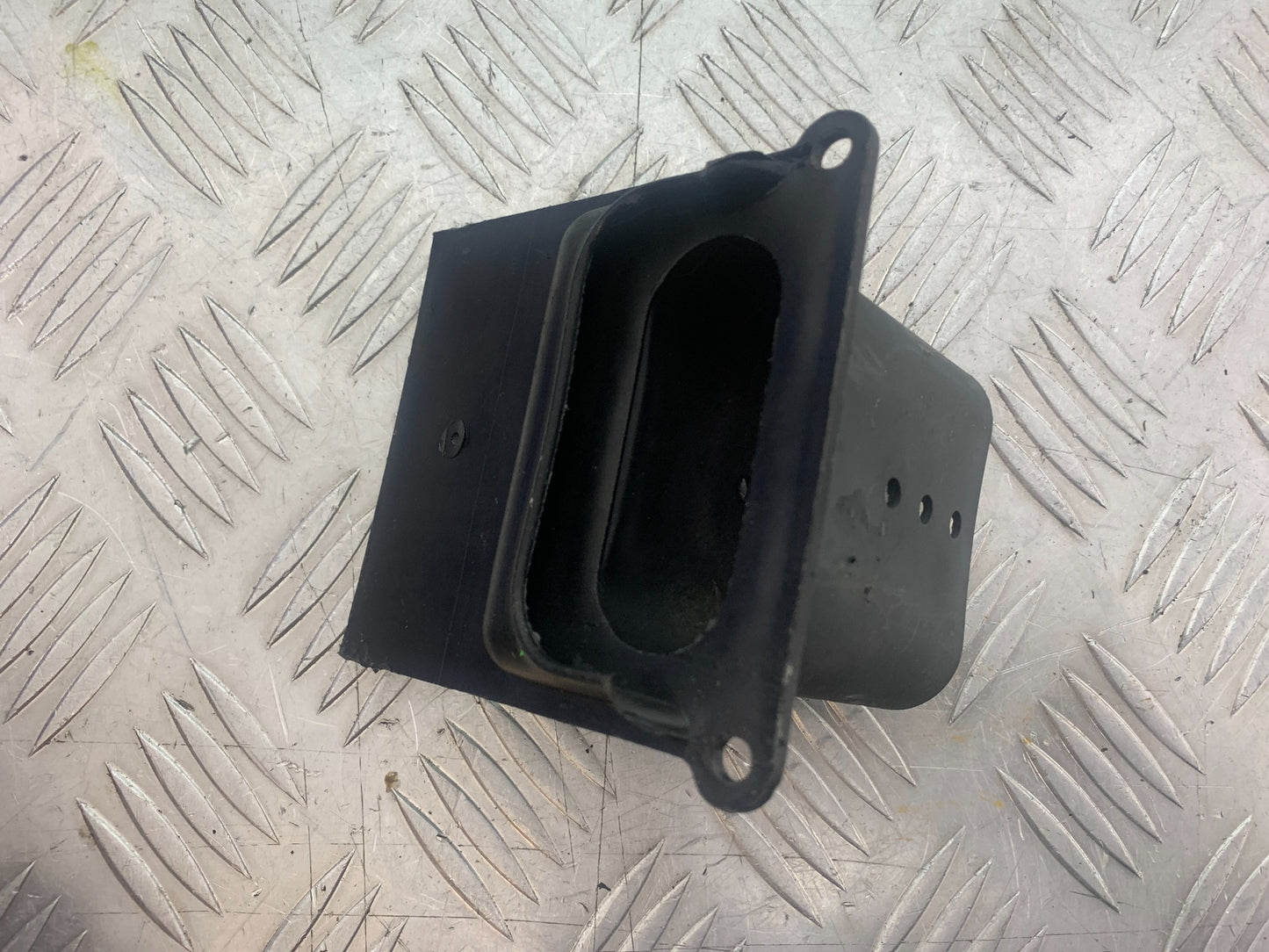 KAWASAKI GT550 GT 550 AIRBOX   YEAR 1984-87 (CMB1141)