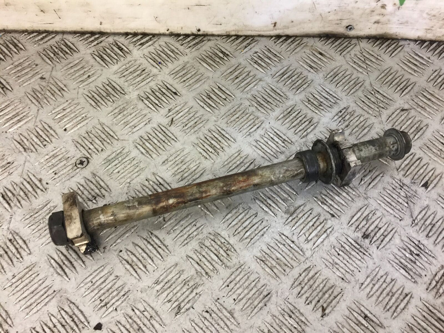 HONDA CB650 F CB 650 FA-E REAR WHEEL SPINDLE  YEAR 2014-2017 STOCK 609