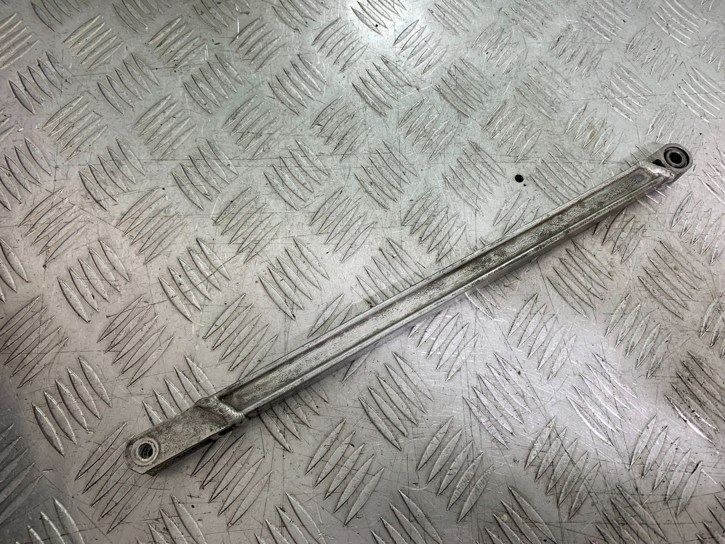 KAWASAKI ZZR1100 D REAR BRAKE ARM  YEAR 1993-2001 (CMB1289)