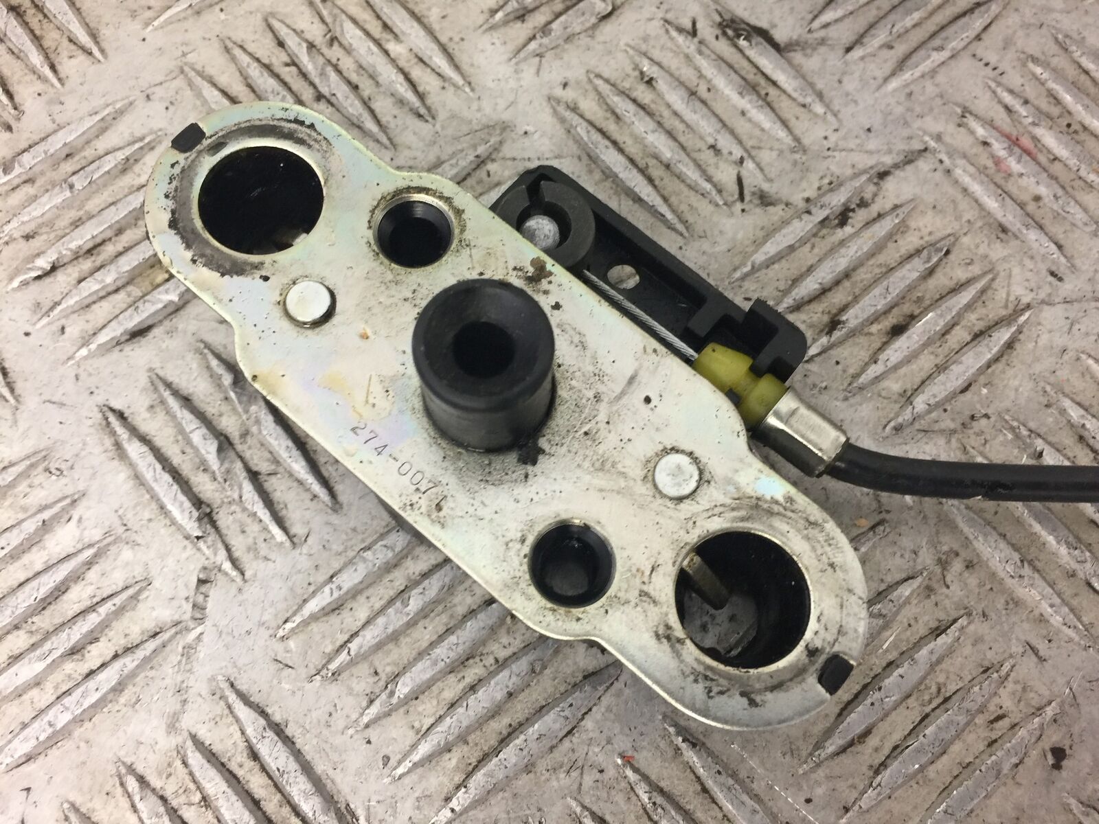 KAWASAKI ZX6R ZX6 R P7F P8F SEAT CATCH YEAR 2007 2008 (STOCK 337)