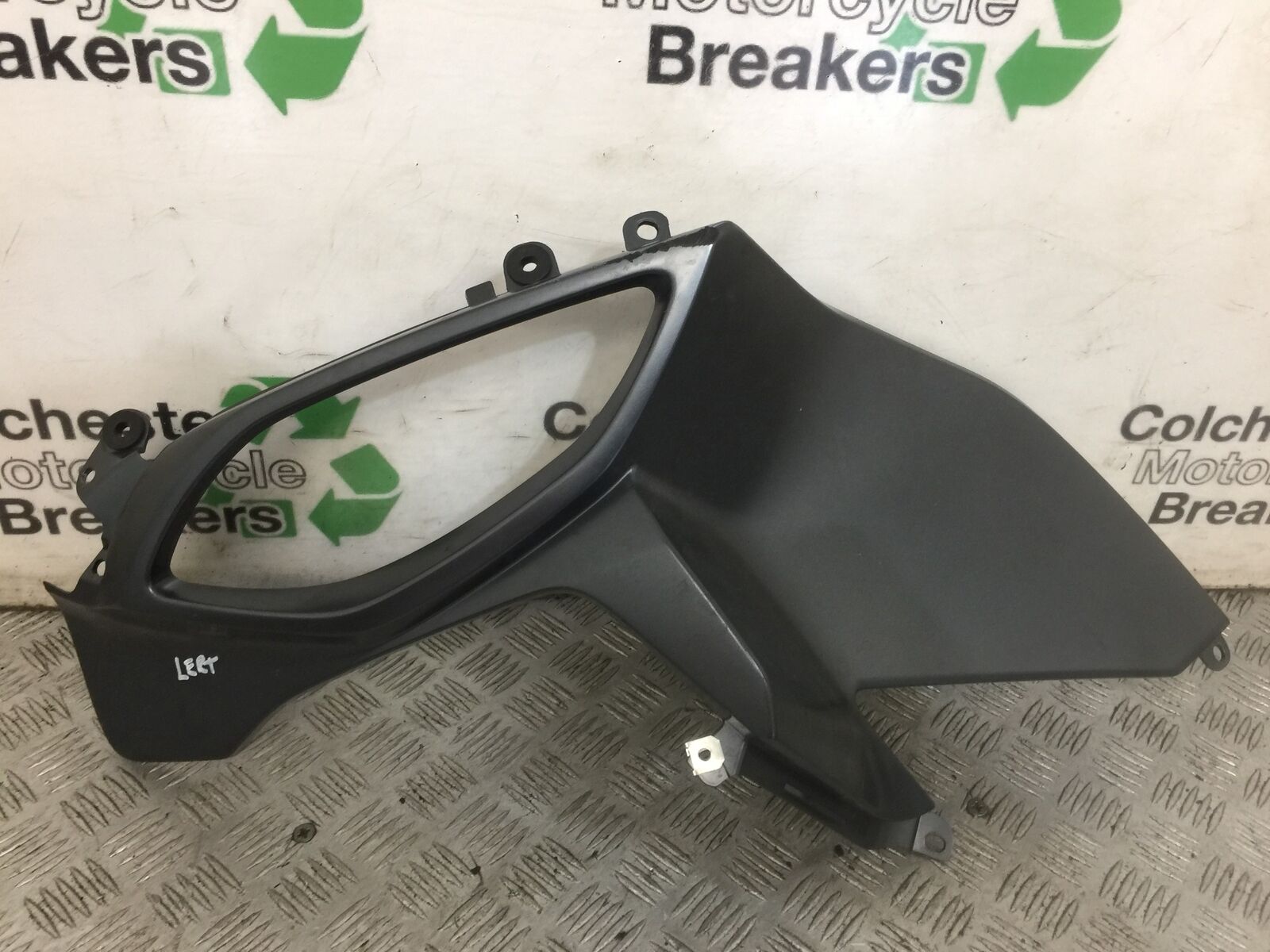 BMW R1250 R 1250 RT LEFT FAIRING PANEL YEAR 2023 (STOCK 907)