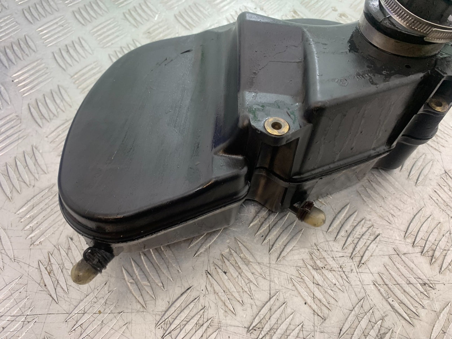 PIAGGIO VESPA GTS 125 AIRBOX  YEAR 2009-14 (CMB1261)