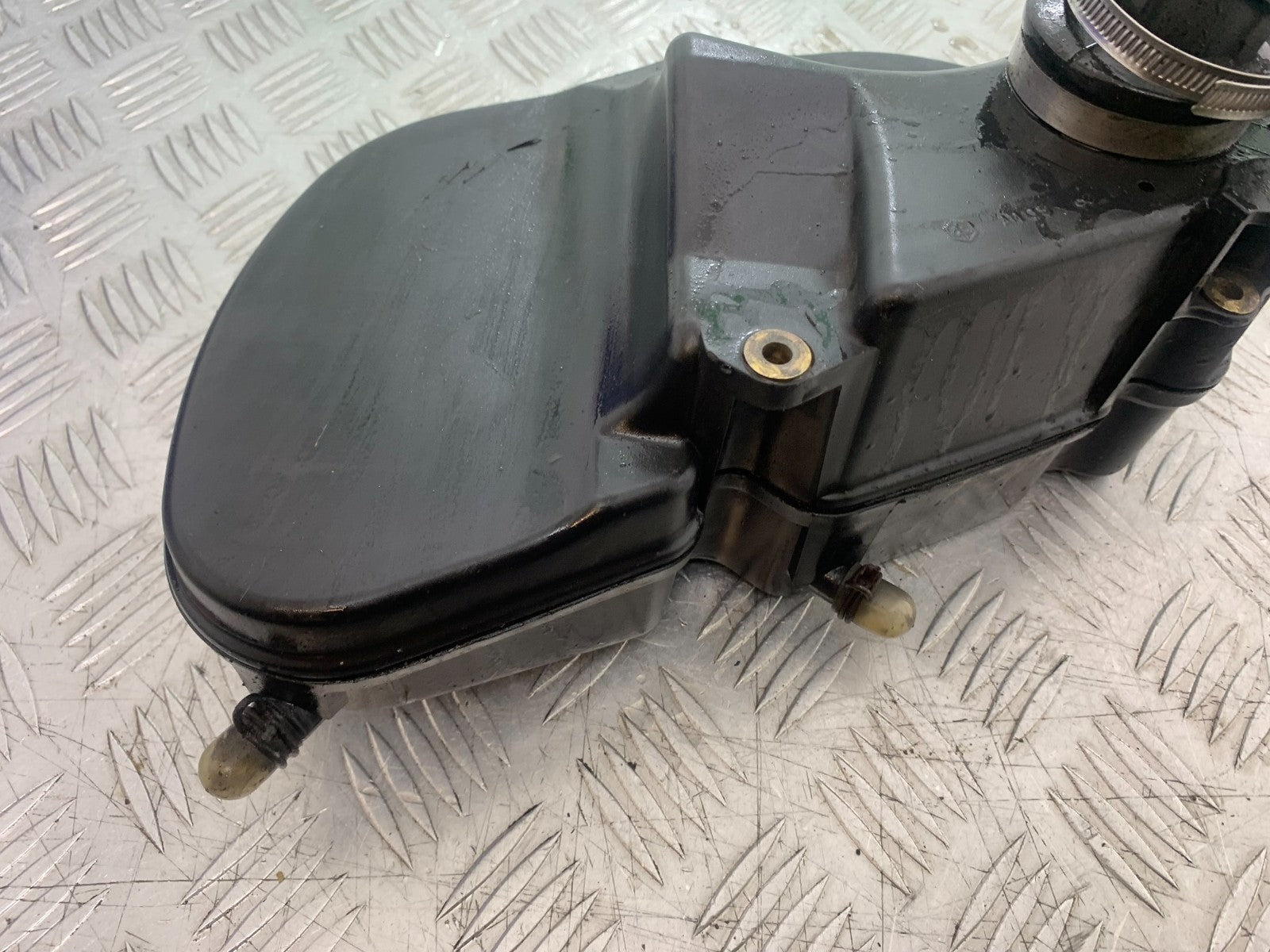 PIAGGIO VESPA GTS 125 AIRBOX  YEAR 2009-14 (CMB1261)