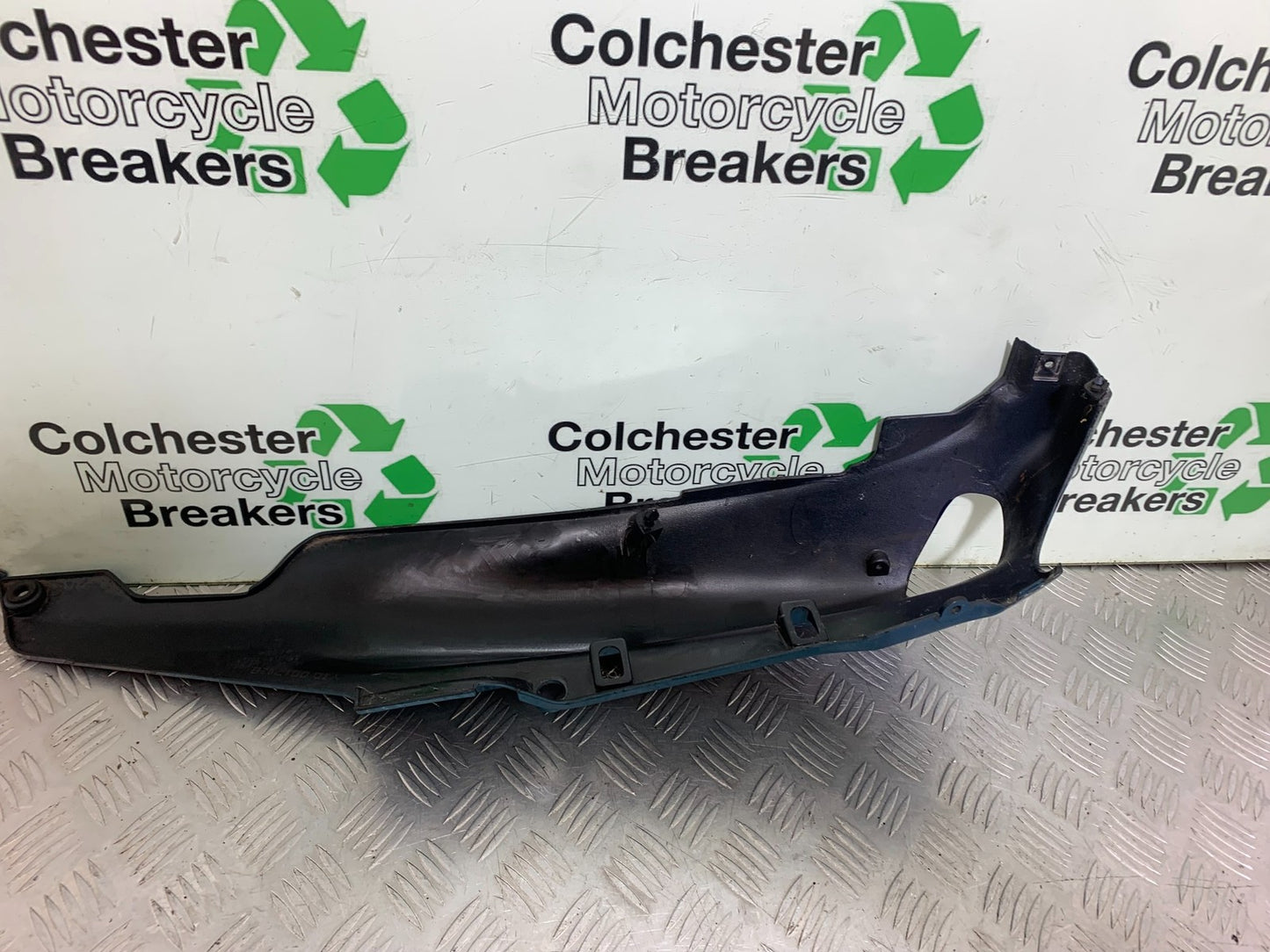 KAWASAKI ZZR1100 D LEFT SEAT PANEL  YEAR 1993-2001 (CMB1189)