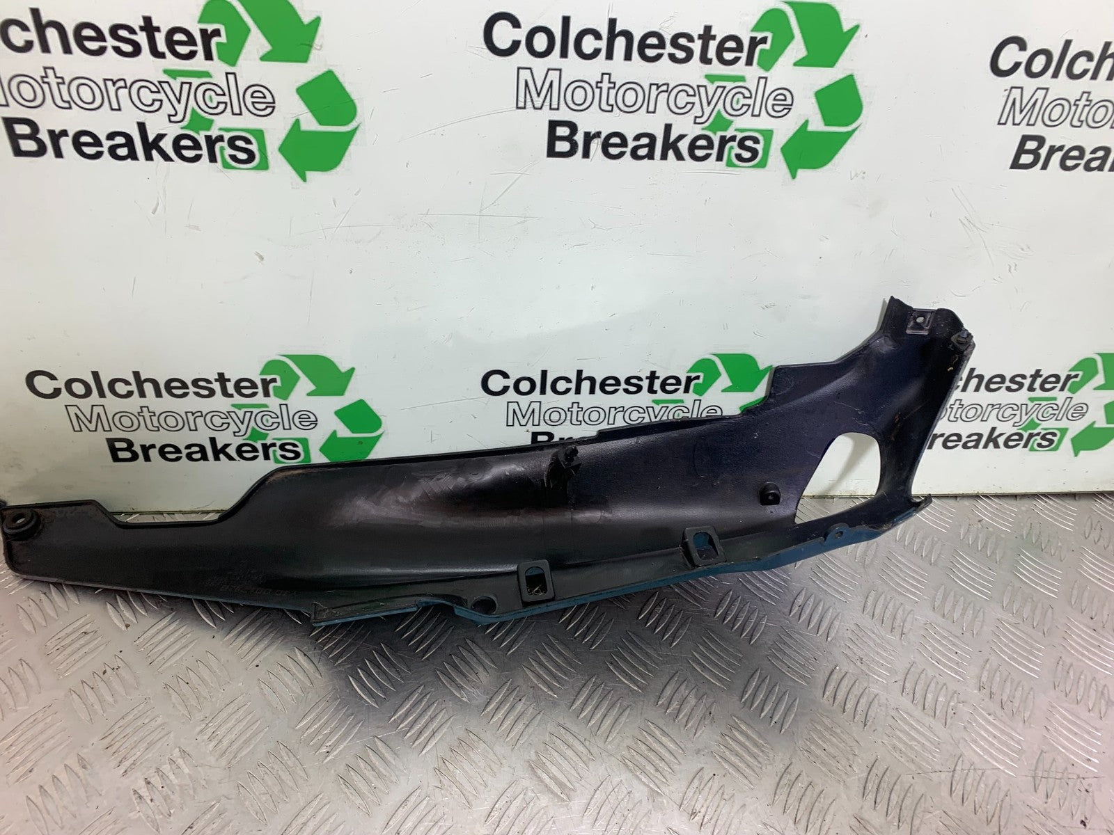 KAWASAKI ZZR1100 D LEFT SEAT PANEL  YEAR 1993-2001 (CMB1189)