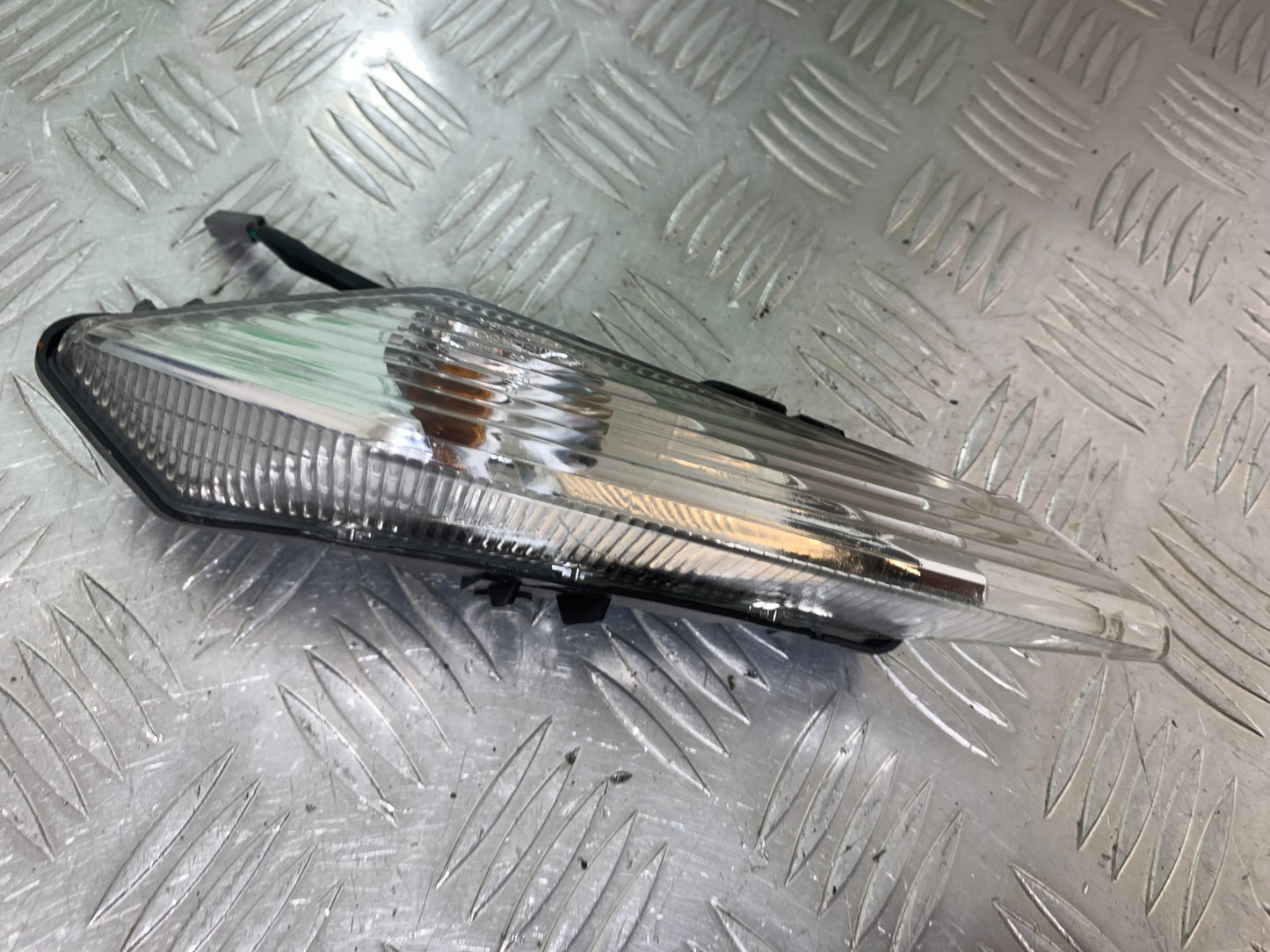 KAWASAKI ZX10R ZX 10R RIGHT REAR INDICATOR  YEAR 2011-2015 (CMB1154)
