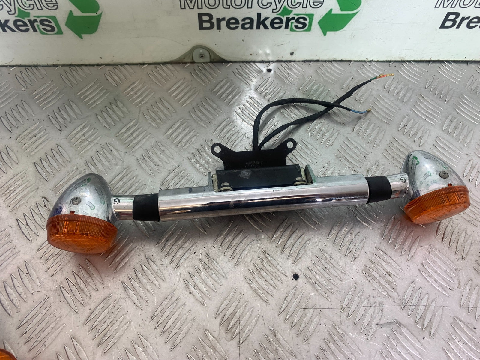 HONDA VTX1300 S-6  FRONT INDICATORS AND BRACKET  YEAR 2004-09 (CMB1159)