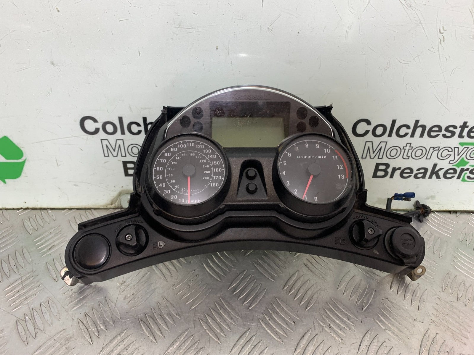 KAWASAKI GTR1400 GTR 1400 CLOCKS SPEEDO DASH  YEAR 2007-2009 (CMB1306)