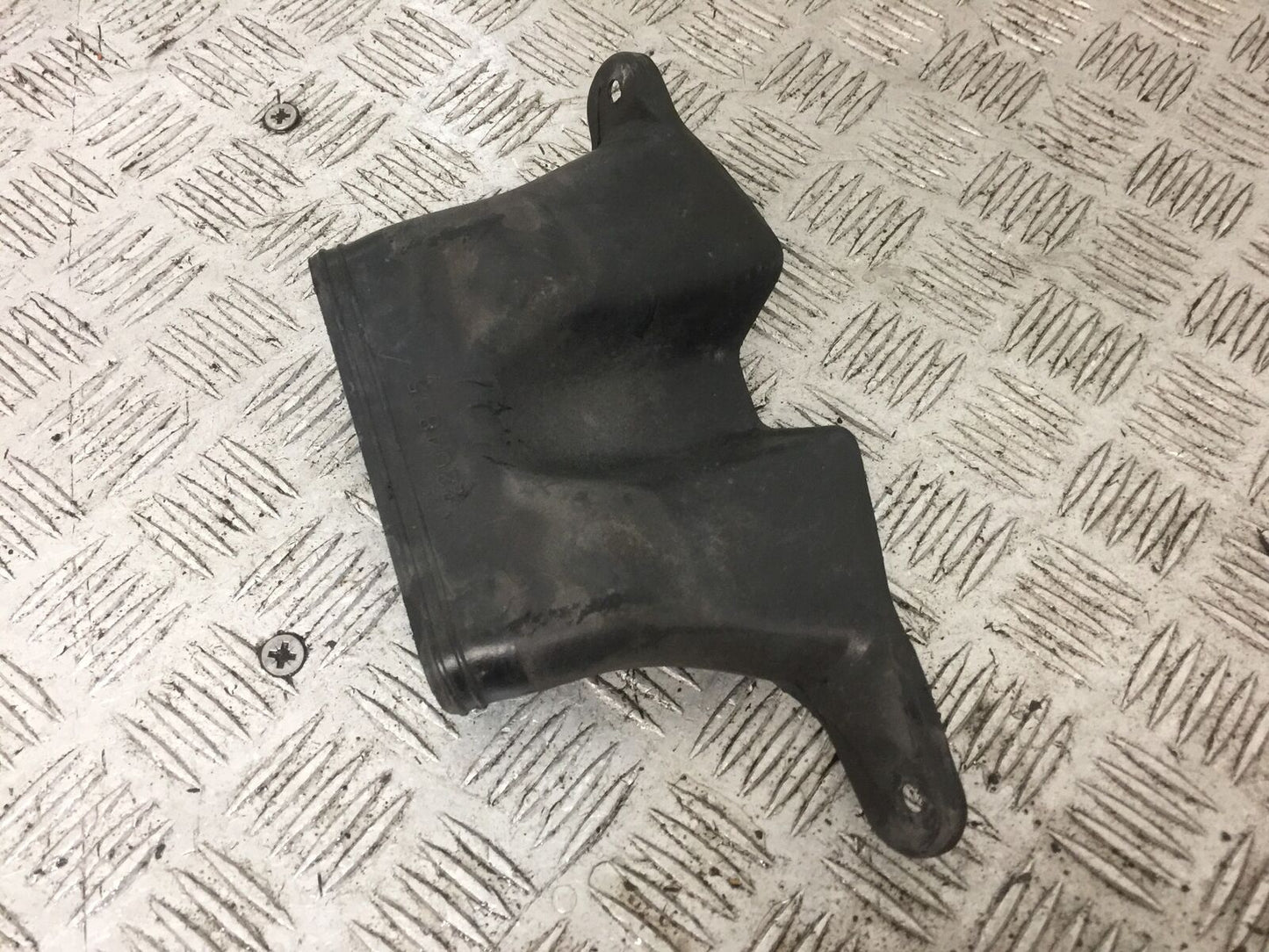 TRIUMPH 1050 SPRINT AIR DUCT  YEAR 2004-2007 (STOCK 888)