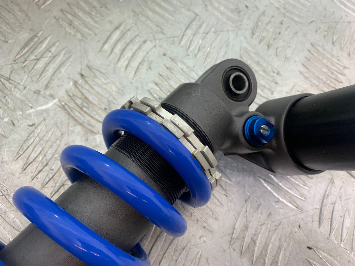 TRIUMPH 675 STREET TRIPLE R REAR SHOCK  YEAR 2013 - 2016 (CMB1221)