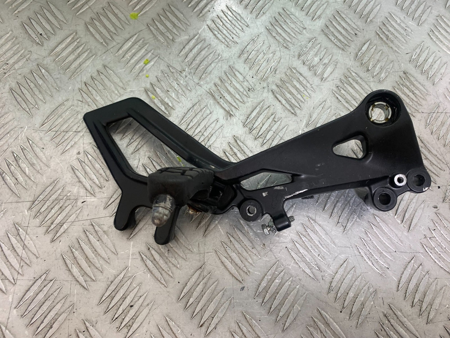 KTM RC125 RC 125 FRONT RIGHT HANGER 2014 2017 (CMB1199)