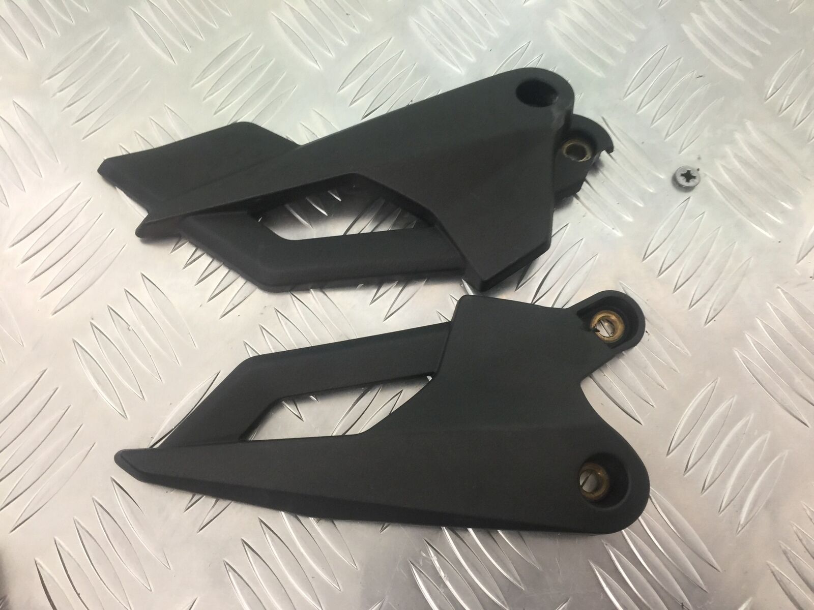 TRIUMPH TIGER 800 XRT HEEL PLATES  YEAR 2015-2017  (STOCK 920)