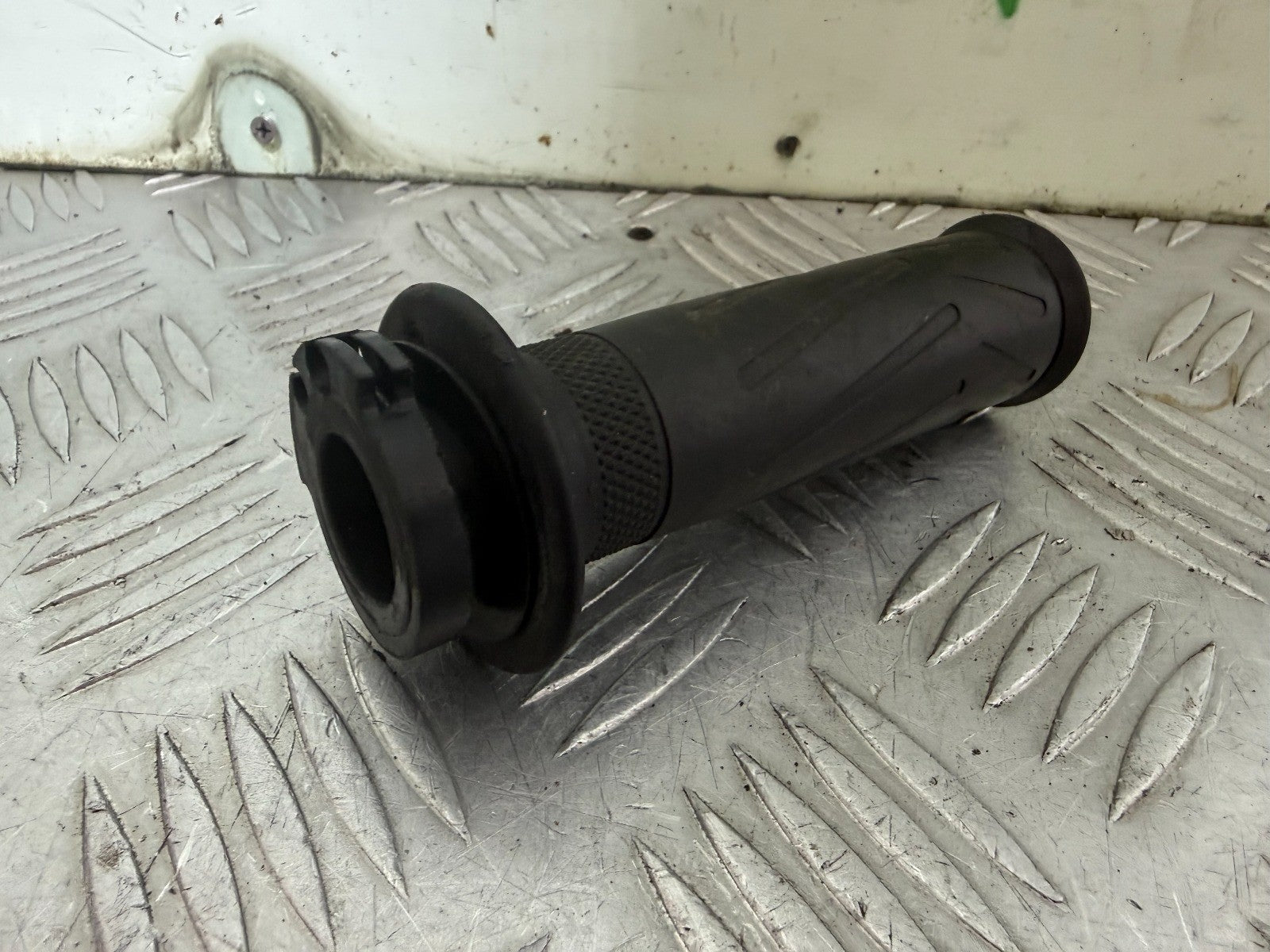 YAMAHA XT660 OEM THROTTLE TWIST GRIP YEAR 2004-2016