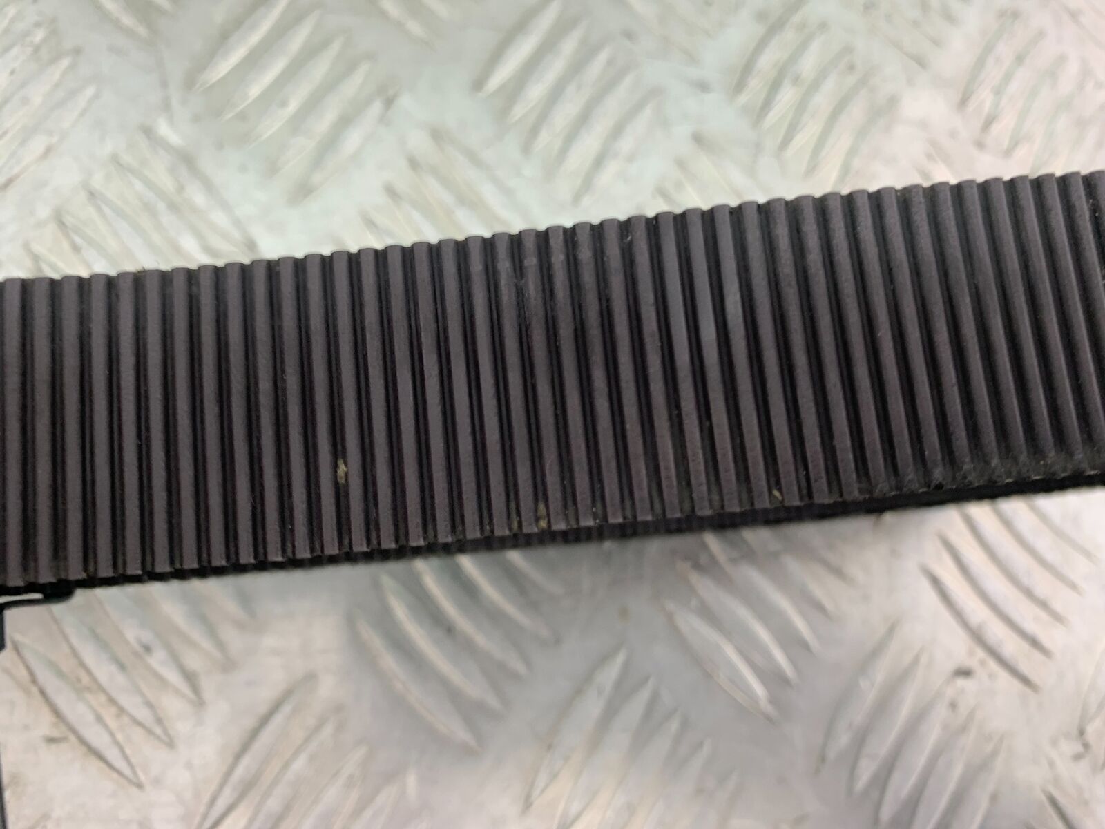 TRIUMPH THUNDERBIRD 1600 DRIVE BELT  YEAR 2011 (CMB1107)