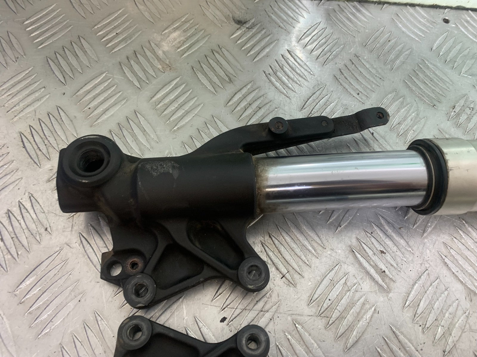 TRIUMPH TIGER 800 XRT FORKS (DAMAGED SOLD AS PARTS)   2018-2020 (CMB1193)
