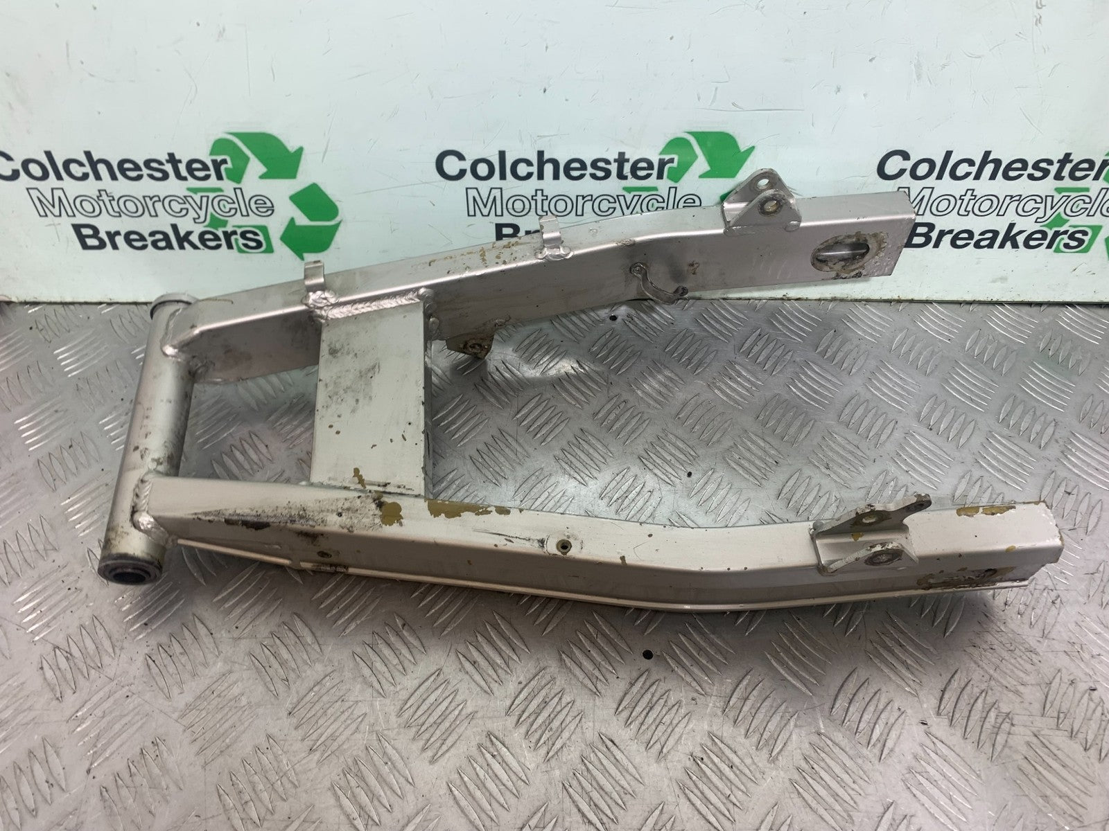 SUZUKI GSX750 INAZUMA SWINGARM  YEAR 1998-2003 (CMB1308)