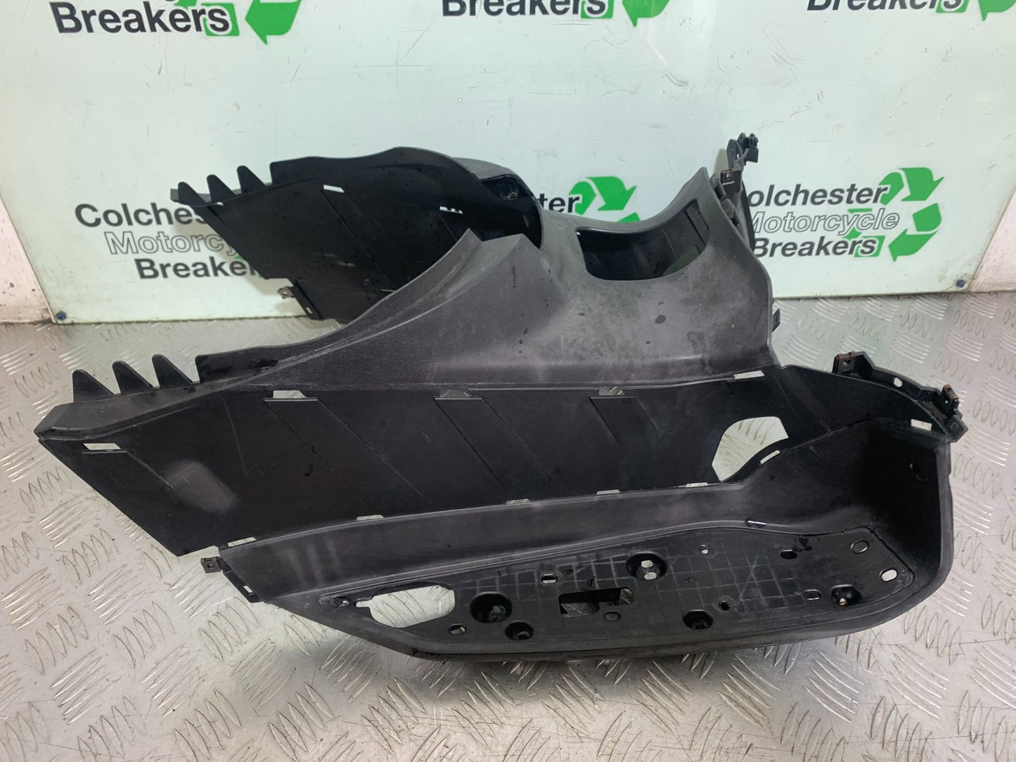 YAMAHA XMAX 250 XMAX 250  FOOTBOARD YEAR 2006-09 (CMB1201)