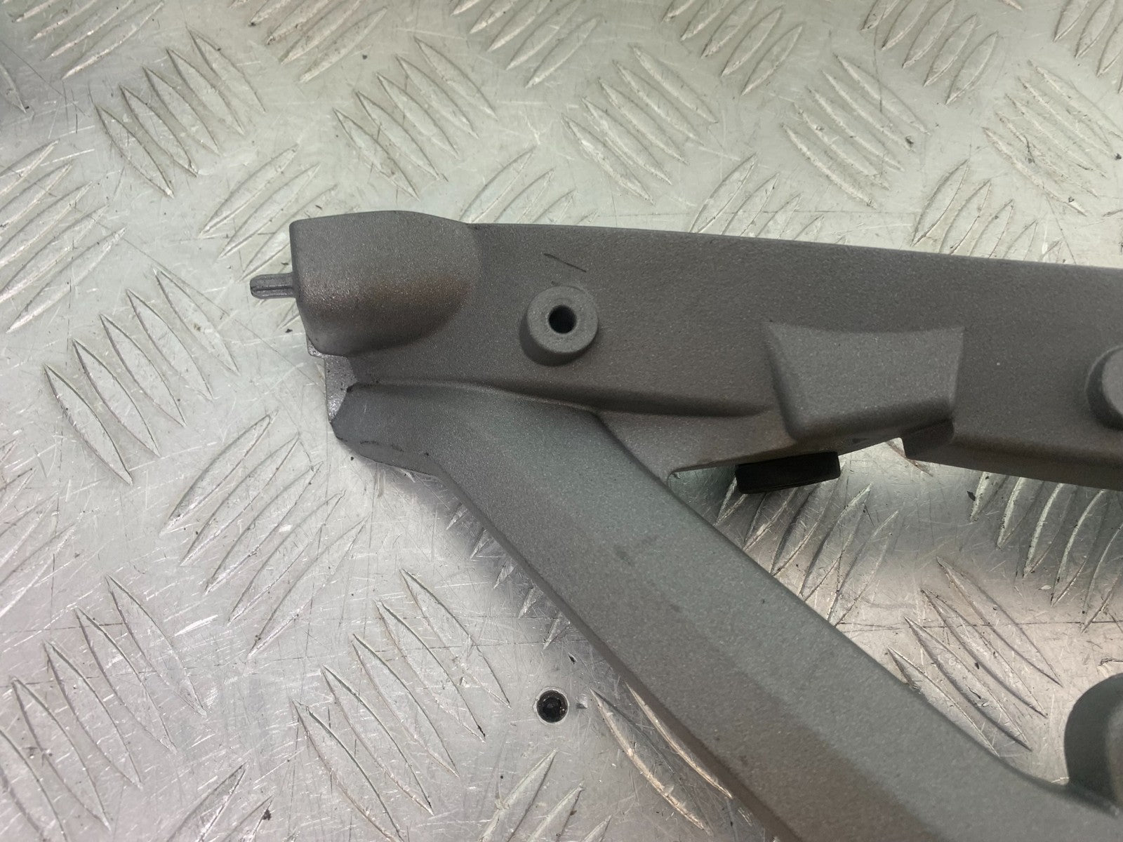 BMW R1200 R 1200 GS RIGHT FAIRING BRACKET  YEAR 2013-2016 (CMB1257)