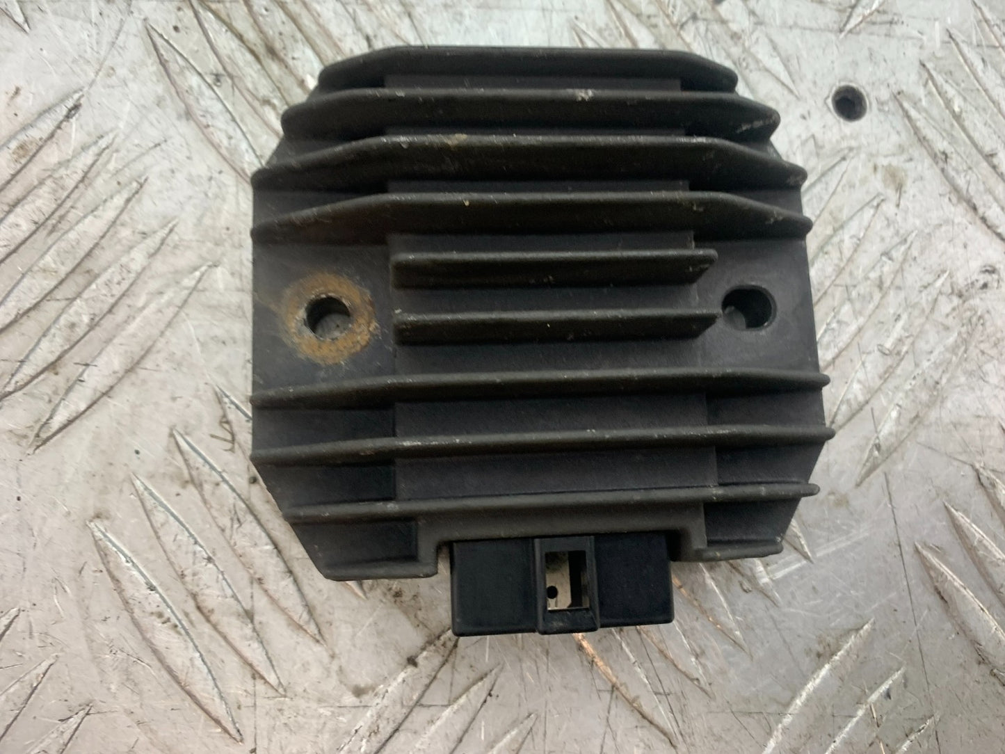 YAMAHA YZF R1 REGULATOR   YEAR 1998-99 (CMB1291)