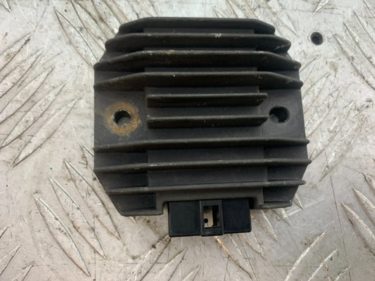 YAMAHA YZF R1 REGULATOR   YEAR 1998-99 (CMB1291)