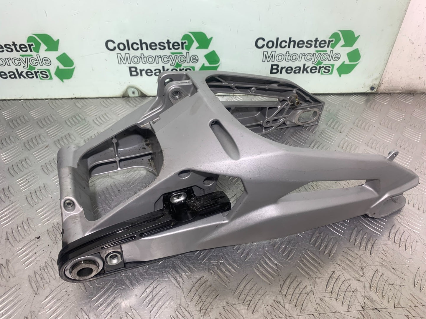APRILIA SL750 SL 750 SHIVER SWINGARM YEAR 2008-2016 (CMB1242)