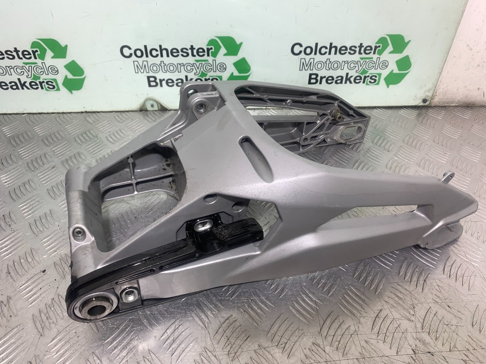 APRILIA SL750 SL 750 SHIVER SWINGARM YEAR 2008-2016 (CMB1242)