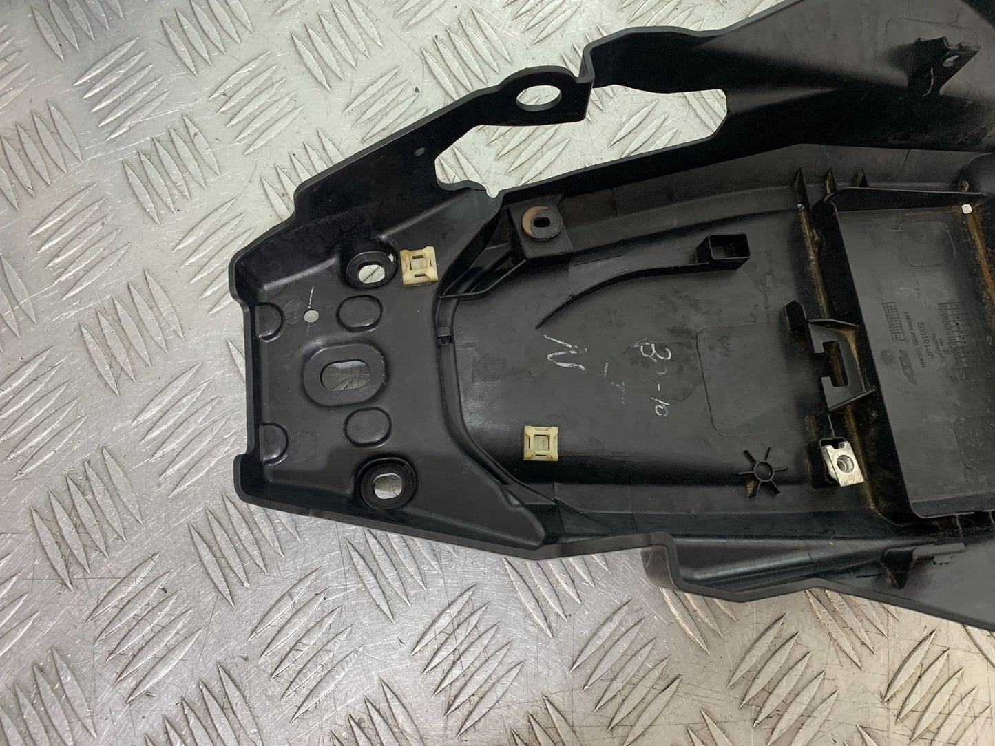 KTM DUKE 390 UNDERTRAY YEAR 2017- 2023 (CMB1314)